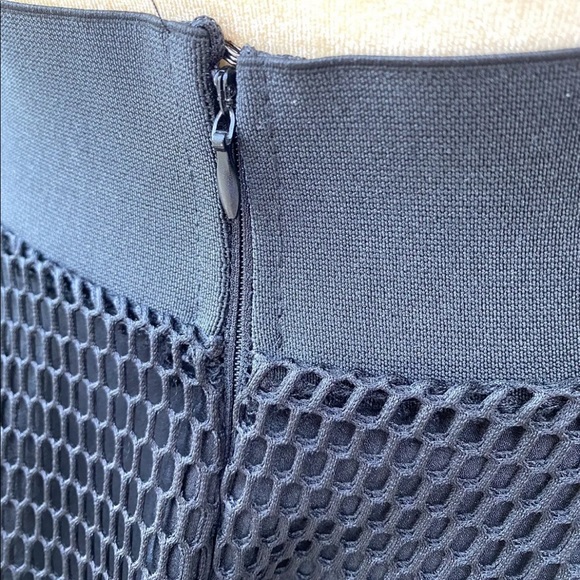 Structured Black Skirt NWOT Size M Elastic Waist Designer Dressy Formal - Picture 6 of 8